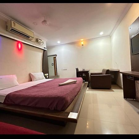 Siddi Vinayaka Hotel Hyderabad Exterior foto